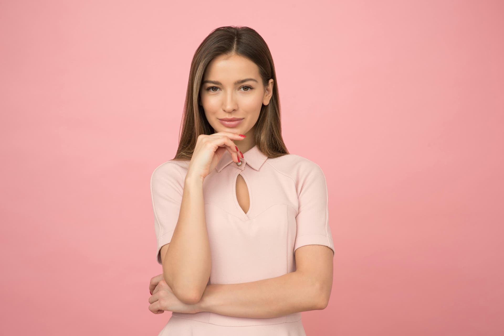 Schwarze kleider im Trend – Must-haves für jede Garderobe