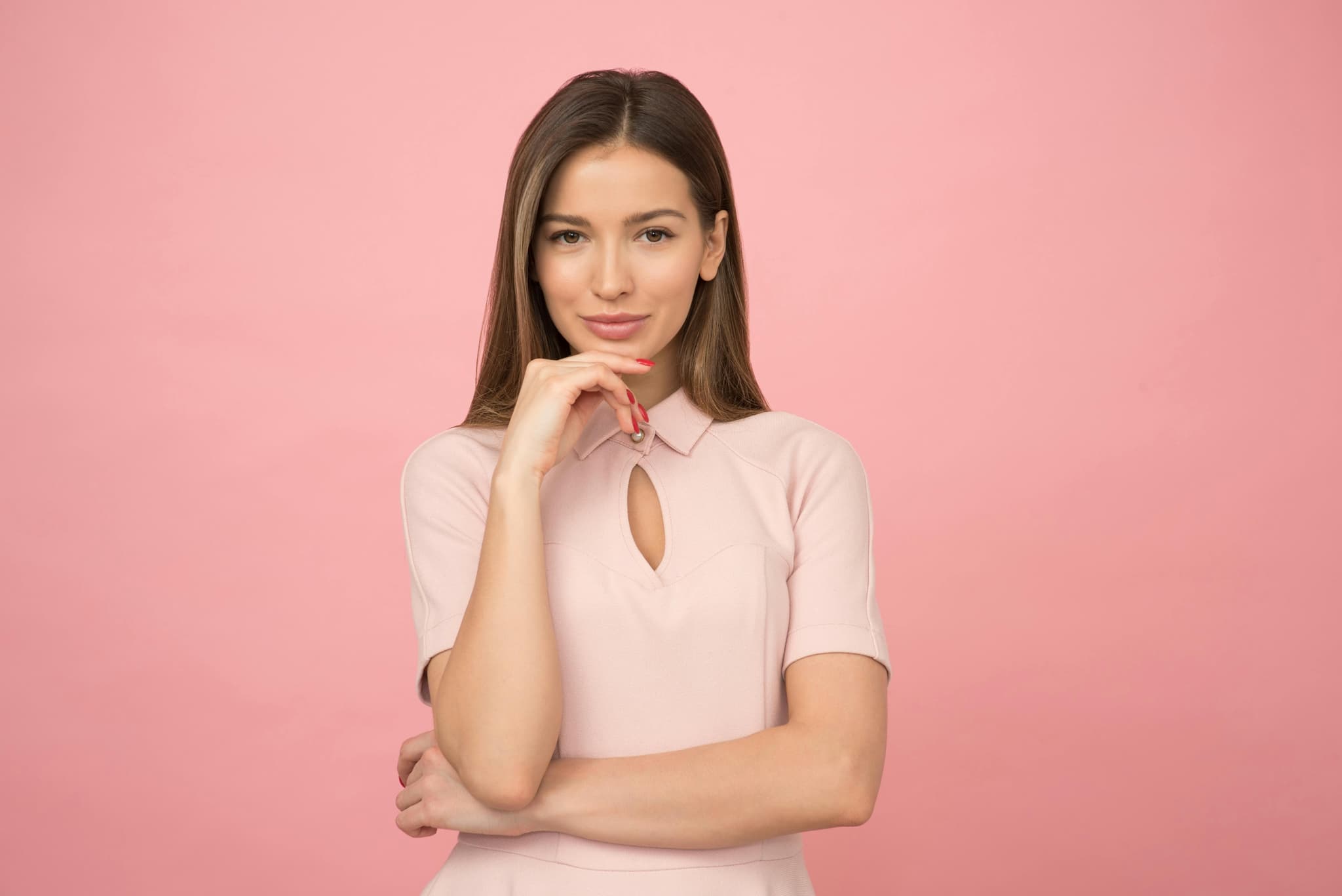 Schwarze kleider im Trend – Must-haves für jede Garderobe