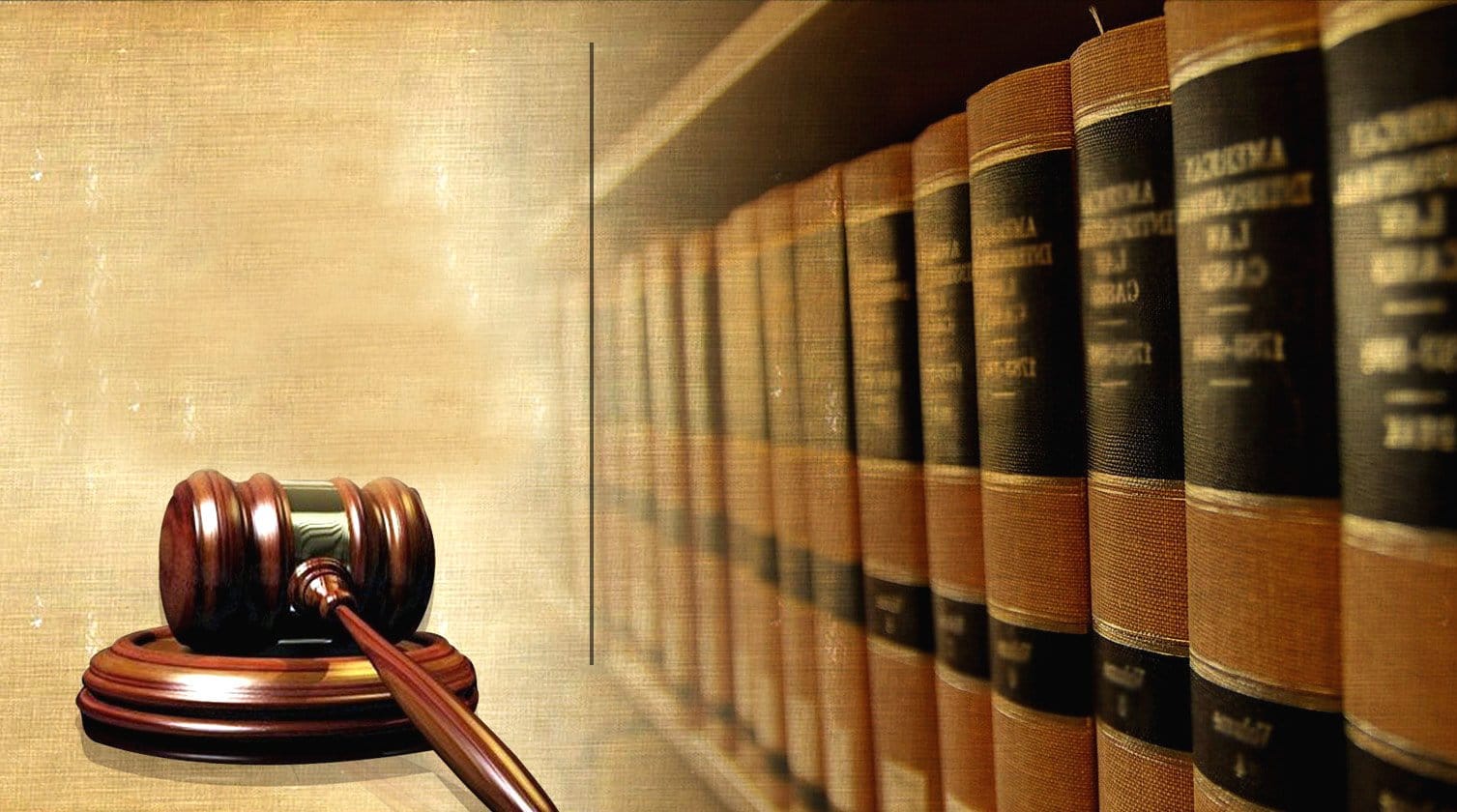 Anwalt für Untreue im Strafrecht | BAUMFALK
